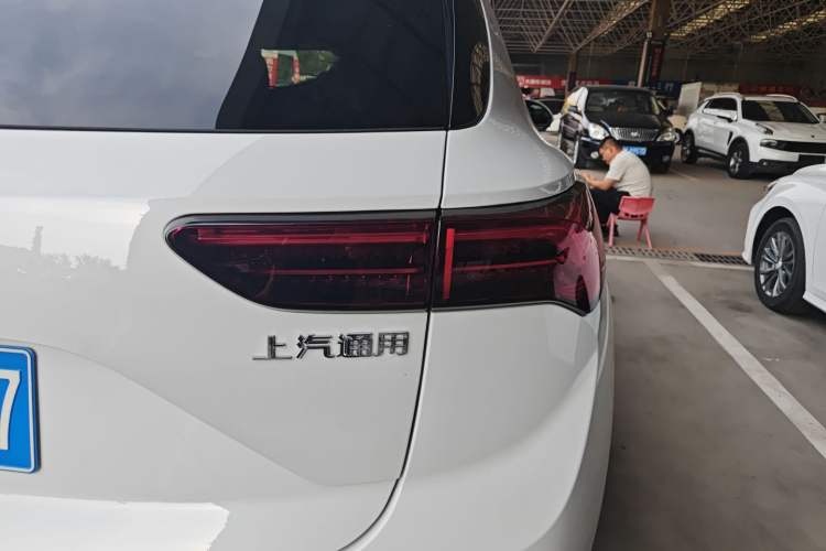 Used Buick Envision 2026 Model Range: Equinox S 25T Enjoyment Platinum Edition
