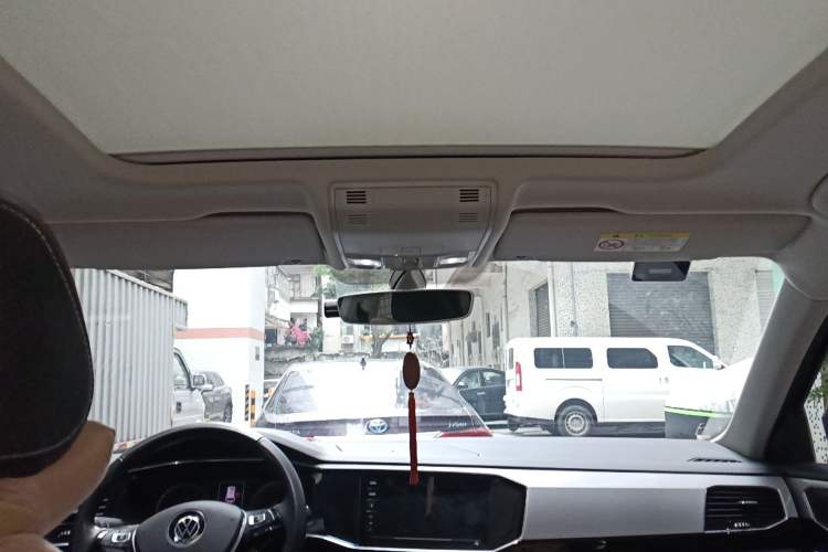 Used Volkswagen Tayron 2020 330TSI Two-Wheel Drive Luxury Smart Connectivity Version Headliner