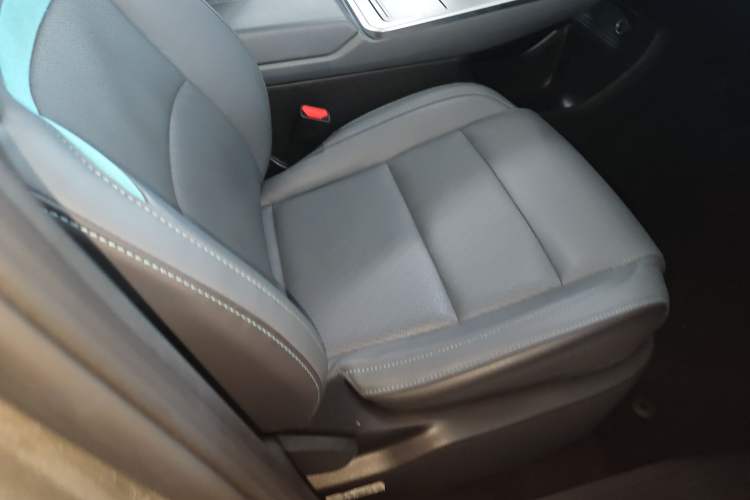 Used AION Y 2023 Plus 510 Smart Edition Right Front Seat