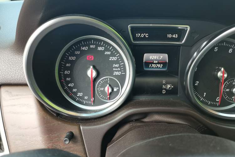 Used Mercedes-Benz GLE 2016 GLE 320 4MATIC Dynamic Edition Odometer Close Up