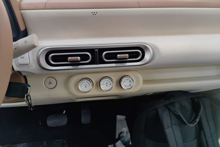 Used Wuling Hongguang MINIEV 2024 3rd Generation 215km Youth Edition
