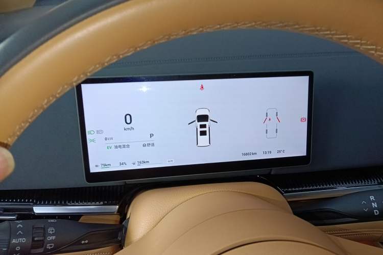 Used VOYAH Dream 2025 PHEV Four-Wheel-Drive Flagship Kunpeng Edition
