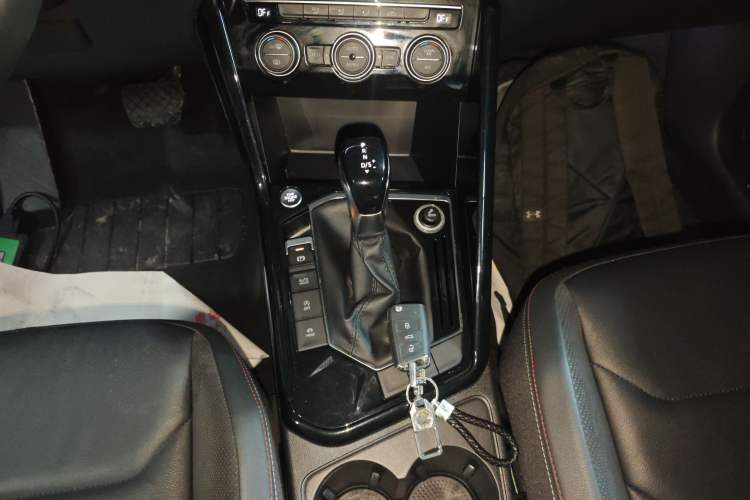 Used Volkswagen Tayron 2019 330TSI Two-Wheel Drive Luxury Model China VI Standard
