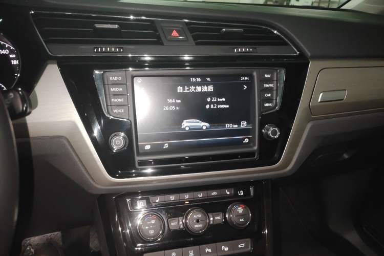 Used Volkswagen Touran 2018 Volkswagen Touran L 280TSI DSG Boundary Luxury Edition 7 Seats China V Emission Standard Audio And AC Panel