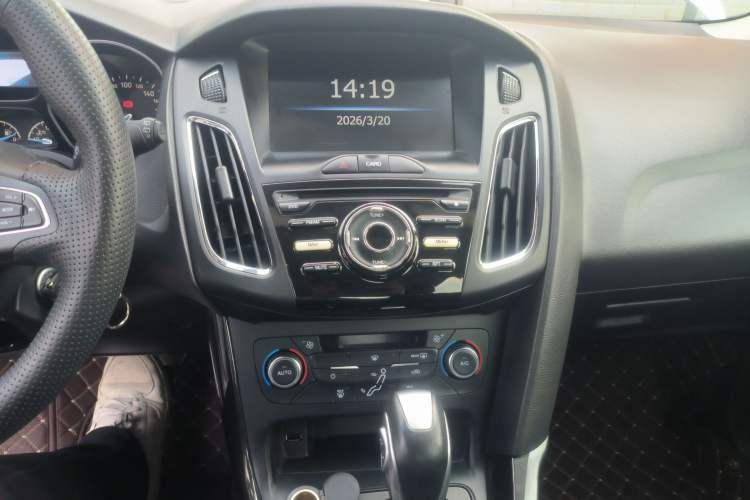 Used Ford Focus 2017 Hatchback 1.6L Automatic Fashion Edition Smart Drive Version
