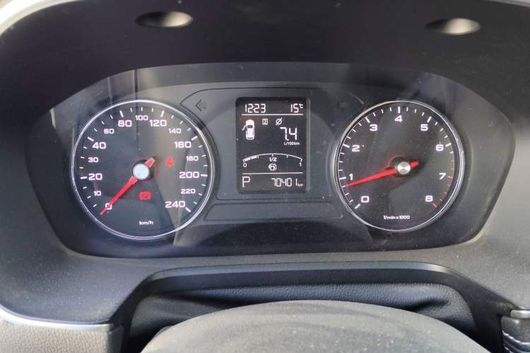 Used Roewe RX5 2016 20T Two-Wheel Drive Automatic Internet Smart Edition