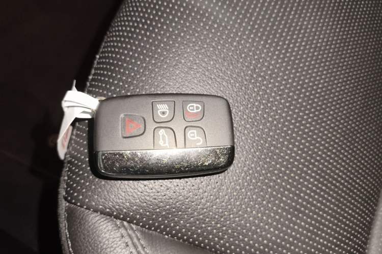 Used Land Rover Discovery Sport 2018 240 PS HSE Version
