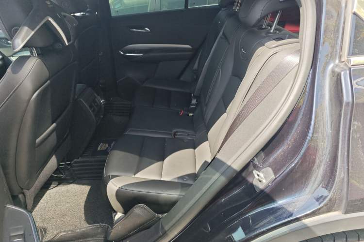 Used Cadillac XT4 2020 Revised Version 28T Two-Wheel Drive Luxury Edition Left Rear Seat