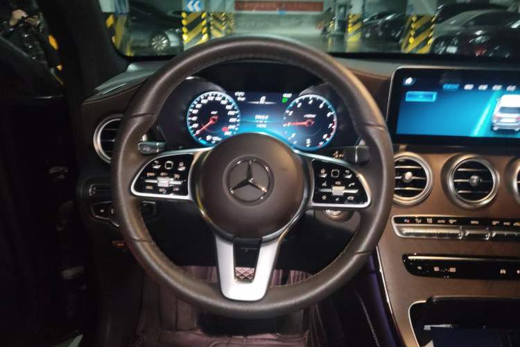 Used Mercedes-Benz GLC 2020 GLC 300 L 4MATIC Dynamic Edition Steering Wheel