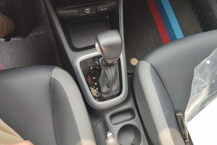 Used Kia kx1 Stonic 2021 1.4L CVT Fun & Sunroof Model