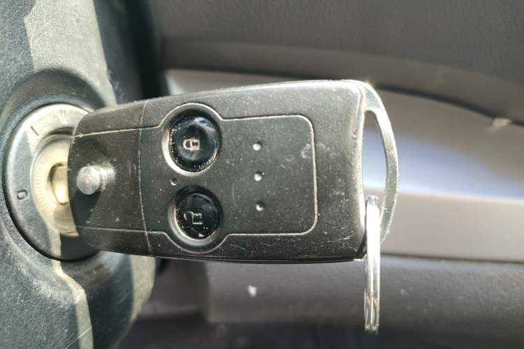 Used Honda CR-V 2012 2.0L two-wheel drive urban version
