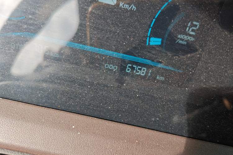 Used CHANGAN CS15 2019 1.5L Manual Entry-Level Version China VI Standard Odometer Close Up