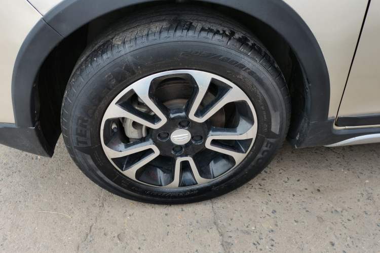 Used Geely Auto Vision X3 2017 1.5L Automatic Elite Model Left Front Wheel Hub