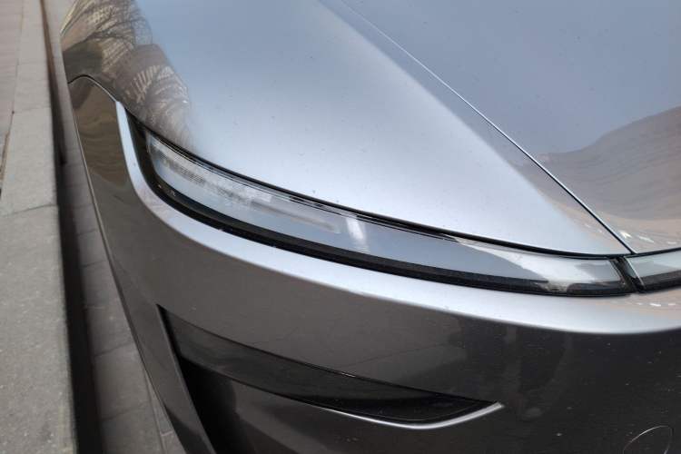 Used Tesla Model Y 2025 Rear-Wheel-Drive Version