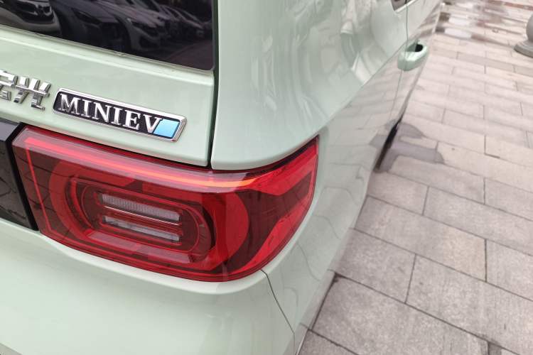 Used Wuling Hongguang MINIEV 2021 Macaron Premium Model – Lithium Iron Phosphate