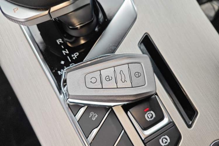 Used Geely Auto Coolray 2023 1.5T DCT Platinum Edition
