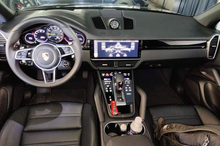 Used Porsche Cayenne E-Hybrid 2021 Cayenne E-Hybrid 2.0T Center Console