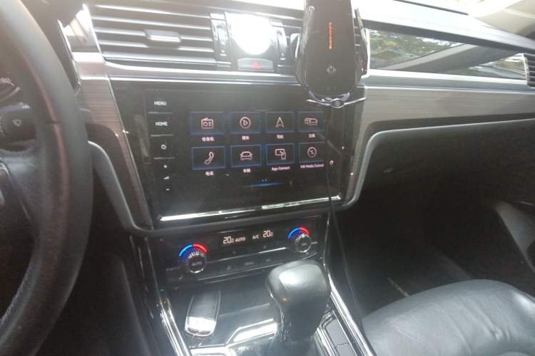 Used Volkswagen Phideon 2018 Revised Version 380TSI Two-Wheel Drive Business Edition
