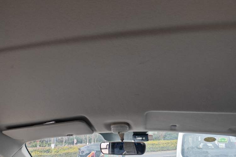 Used Jinbei Gold Hiace 2023 1.5L Passenger Vehicle Engineering Lion 5/6/7 Seater