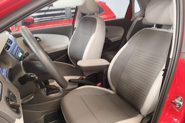 Used Volkswagen Polo 2014 1.6L Automatic Comfort Edition