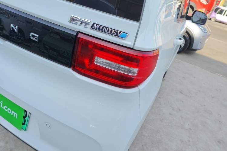 Used Wuling Hongguang MINIEV 2022 Zizai Version Lithium Iron Phosphate Right Rear Taillight