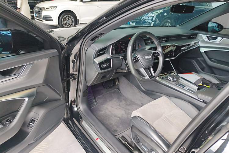 Used Audi A6L 2023 Revised 40 TFSI Luxury Dynamic Edition
