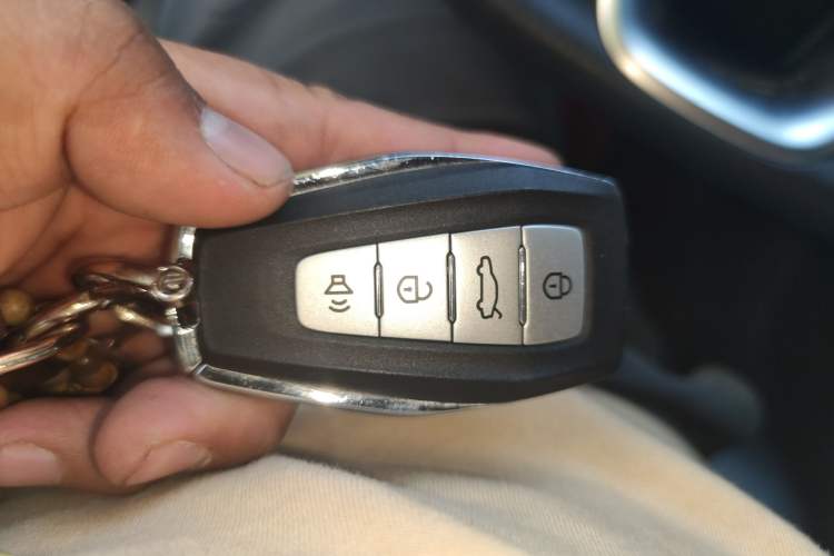 Used Geometry E Firefly 2024 301km Starlight
