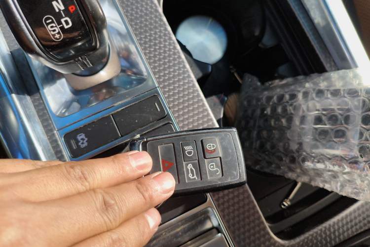 Used Land Rover Range Sport 2018 3.0 SC V6 HSE DYNAMIC Vehicle Key