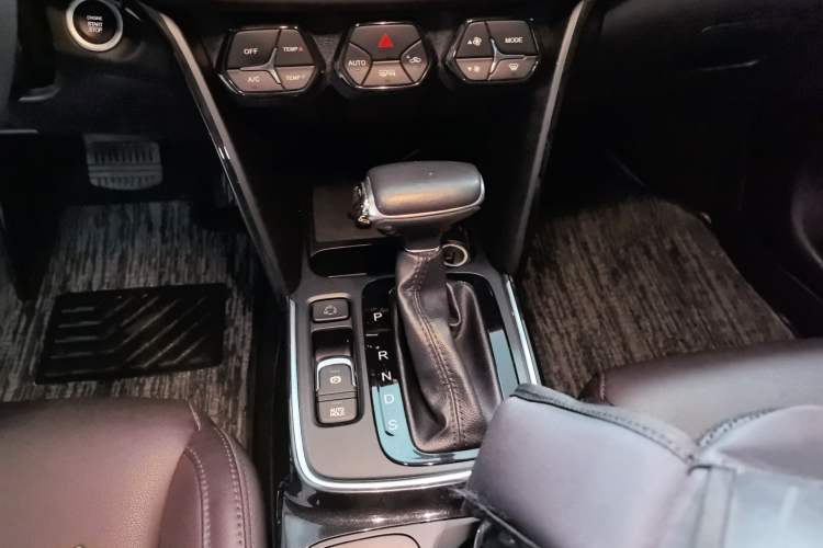 Used GAC Trumpchi GS4 2019 270T Automatic Two-Wheel Drive Luxury Smart Connectivity Model Gear Lever