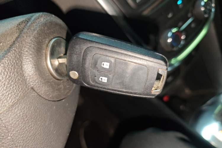 Used Buick Encore 2015 1.4T Automatic Two-Wheel Drive Urban Elite Version Vehicle Key