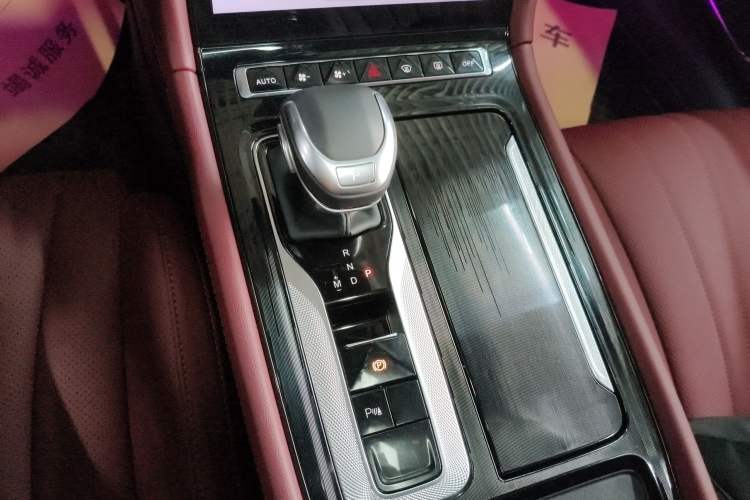 Used Hongqi H5 2024 1.5T DCT Smart Connect Flagship Edition Gear Lever