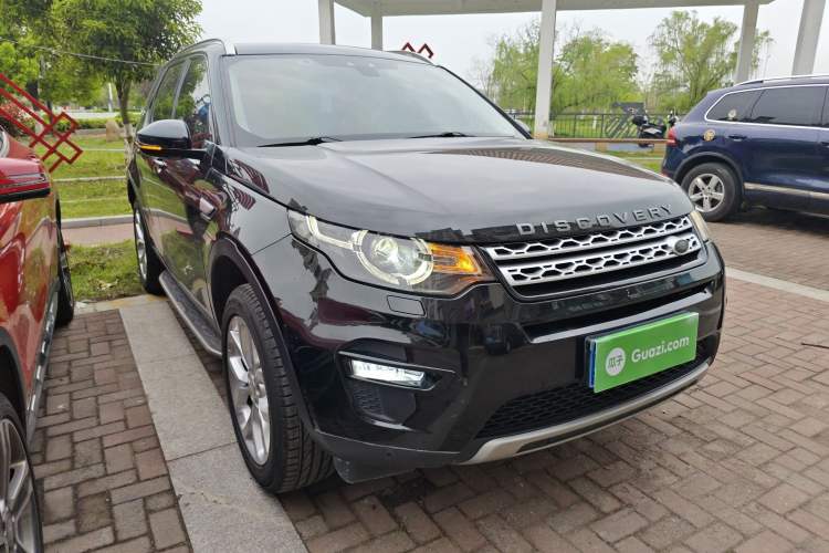 Used Land Rover Discovery Sport 2017 2.0T HSE Front Right 45 Deg