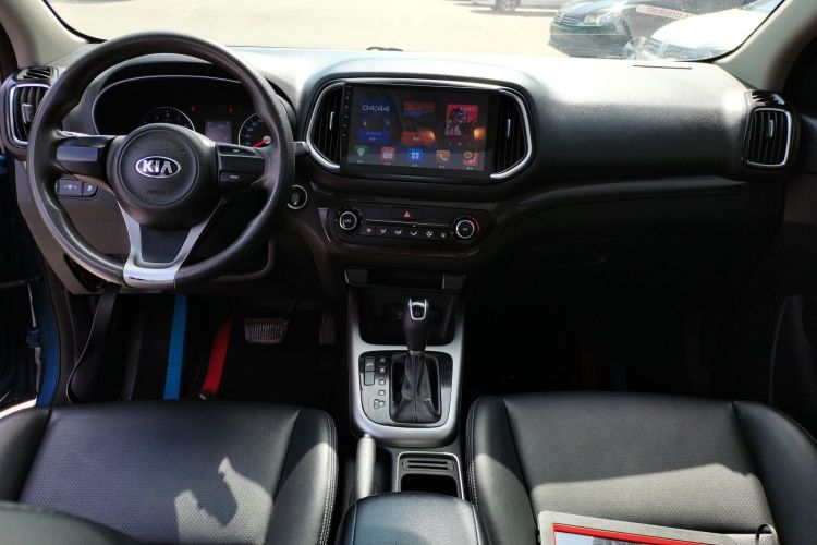 Used Kia KX3 2015 1.6L Automatic Two-Wheel Drive DLX Center Console