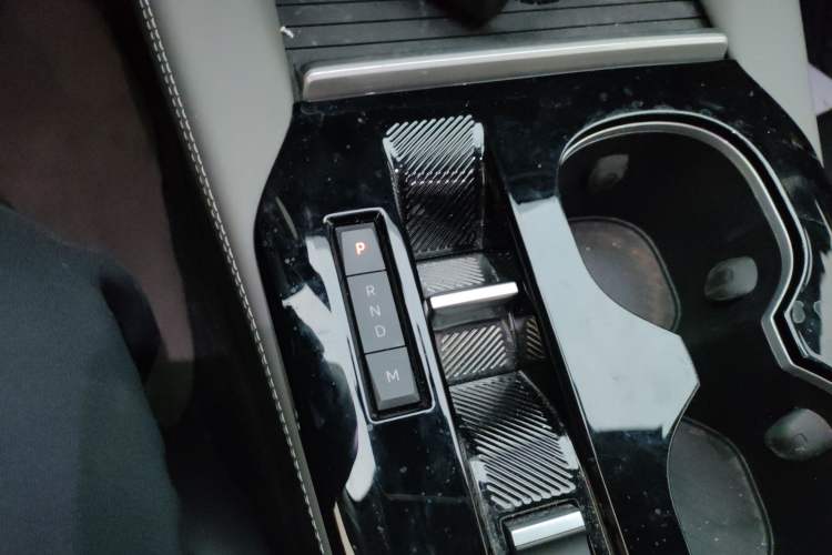 Used Citroen C5 X 2023 1.6T Extraordinary Power Gear Lever