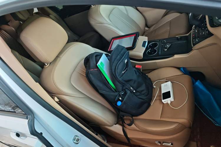 Used Buick GL8 2021 ES Land Cruiser 653T Luxury Edition Right Front Seat