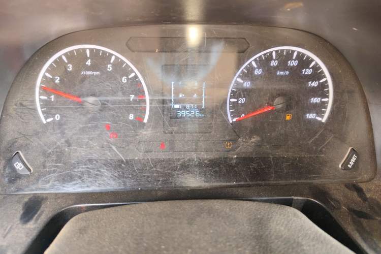 Used FORTHING Lingzhi 2023 M5L 1.6L Base Model 7 Seats