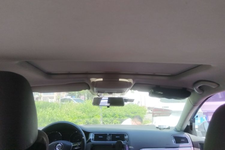 Used Volkswagen Sagitar 2015 230TSI Automatic Comfort Version
