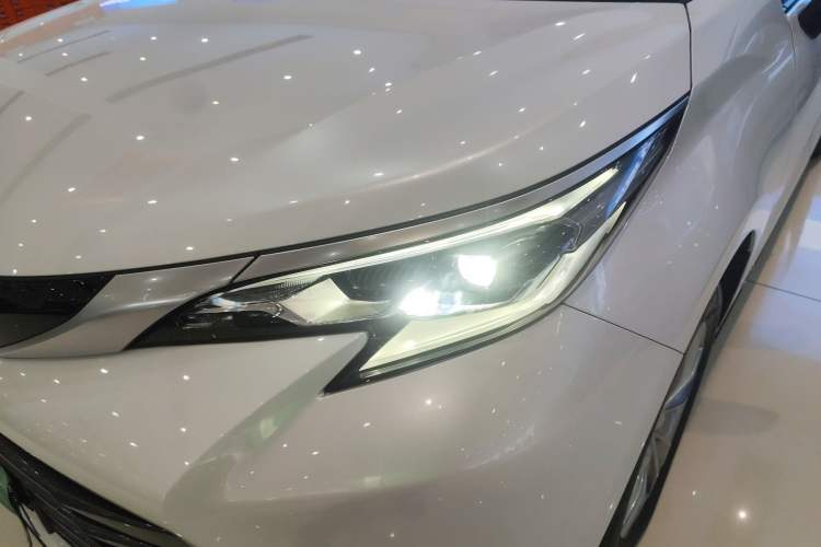 Used Toyota Sienna 2024 2.5L Hybrid Four-Wheel Drive Prestige Edition