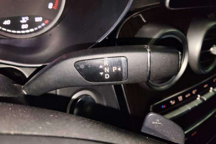 Used Mercedes-Benz GLC 2017 GLC 260 4MATIC Luxury Model Gear Lever