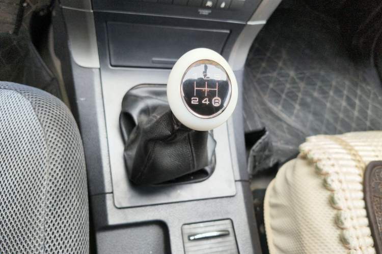 Used Haval H5 Classic 2010 Zhizun Edition 2.4L Four-Wheel Drive Comfort Model Gear Lever