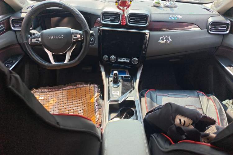 Used Lynk & Co 02 2020 1.5T DCT Two-Wheel Drive Zhaopu Version Center Console