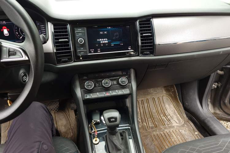 Used Skoda Kodiaq 2019 Restyled TSI330 5-Seater Two-Wheel Drive Comfort Version China V Emission Standard Audio And AC Panel