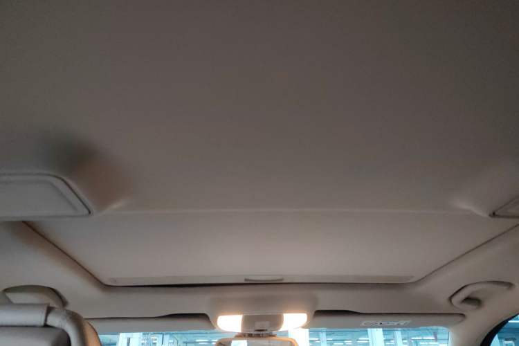 Used Mercedes-Benz E-Class 2015 Facelift E 200 L