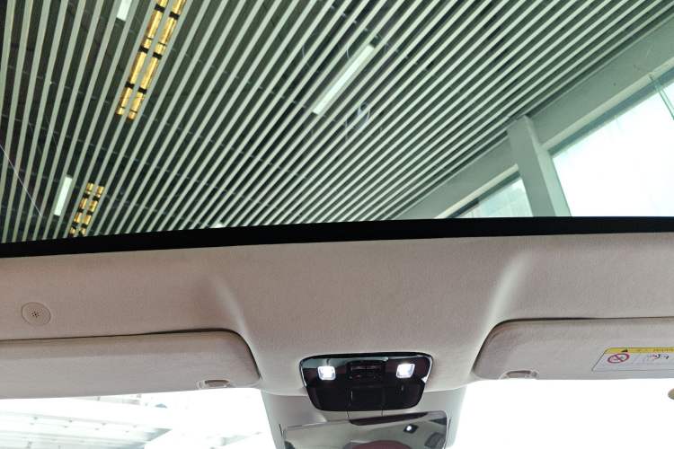 Used VOYAH Lantu Chiguang L 2026 Four-Wheel-Drive Ultra
