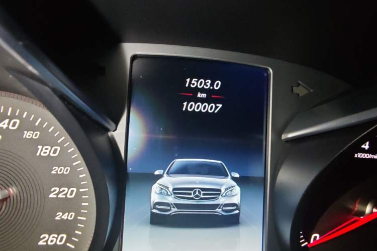Used Mercedes-Benz C-Class 2015 Restyled C 180 L Sport Edition Odometer Close Up