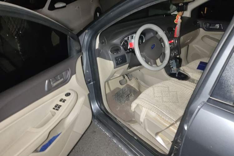 Used Ford Focus 2012 Sedan Classic 1.8L Automatic Fashion Edition
