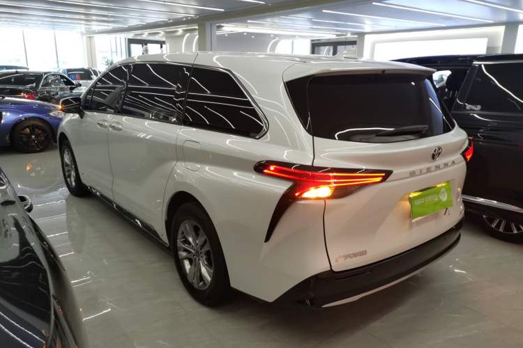 Used Toyota Sienna 2024 2.5L Hybrid Four-Wheel Drive Prestige Edition