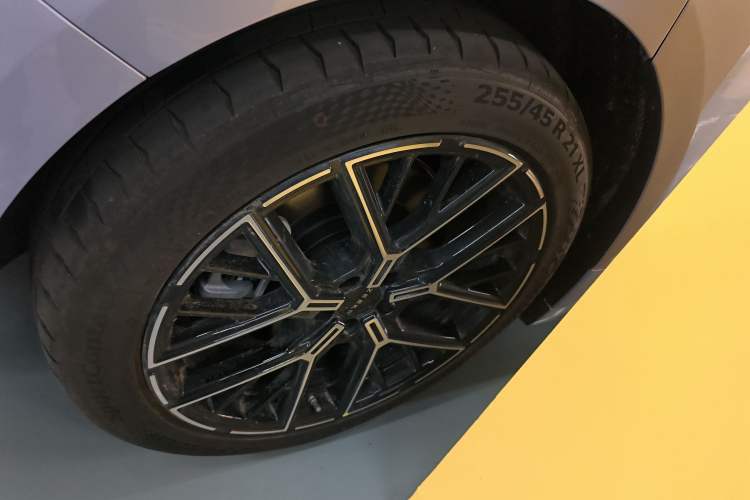 Used Zeekr 001 2026 95° All-Wheel-Drive Max Edition
