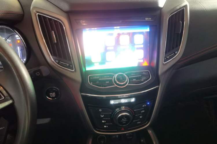 Used CHANGAN CS75 2017 Shangkui Edition 1.8T Automatic All-Wheel-Drive Elite Model
