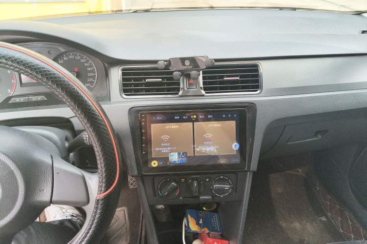 Used Volkswagen Santana 2015 1.6L Manual Fashion Edition Audio And AC Panel